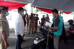 Pemkot Kediri  vaksinasi pengendara ojek daring "drive thru"