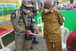 Kunjungi pelaksanaan vaksinasi, Bupati Asahan minta dukungan warga