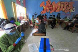 Pemkab Indramayu percepat vaksinasi pelayan publik