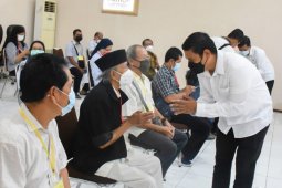 Ratusan lansia di Kediri jalani vaksinasi COVID-19