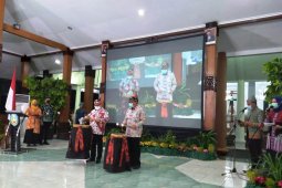 Di hadapan puluhan "travel agent", Bung Karna paparkan pengembangan wisata Merak-Baluran Situbondo