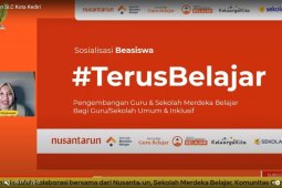 Sebanyak 50 sekolah di Kediri dapat program beasiswa #TerusBelajar