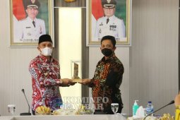 Bupati Lampung Barat sambut baik kerjasama pariwisata dengan Pemkab Pesisir Barat