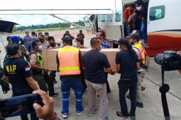 Jenazah dua orang guru korban penembakan KKB diterbangkan ke Timika