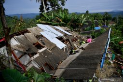 Minister asks Lumajang District Head to ensure residents' safety