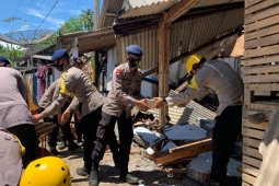 Brimob Polda Jatim diterjunkan bantu penanganan gempa di Lumajang