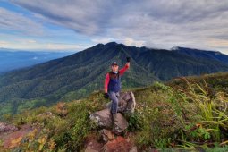 Menjajal pesona Gunung Burni Telong