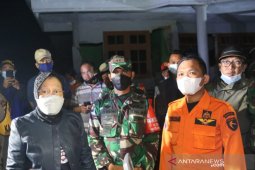 Dini hari, Mensos Risma ke lokasi bencana di Lumajang didampingi Bupati Thoriq