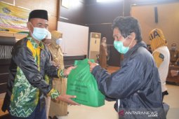 Baznas Batola bagikan 300 sembako ke mustahiq