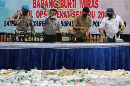 Polrestabes Surabaya musnahkan minuman keras hasil Operasi Pekat