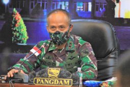 Fallen top agent's coffin flown to Timika on Monday: Military