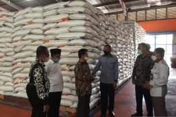 Jangan khawatir, Bulog Aceh pastikan stok beras aman