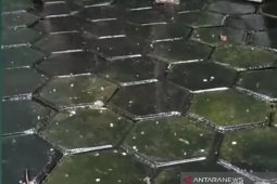 BMKG sebut hujan es di Bekasi karena perkembangan cepat awan cumulonimbus
