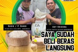 Pengurus Golkar Bondowoso beli beras petani untuk disalurkan kepada masyarakat tidak mampu