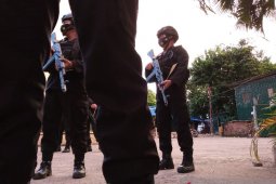 Di Makassar, terduga teroris ditembak karena serang polisi