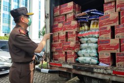 Kejati Jatim salurkan bantuan bencana alam