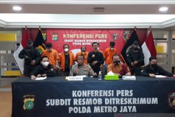 Lima perampok bersandiwara geledah rumah warga, takluk setelah terekam CCTV