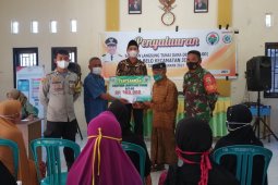 Bhabinkamtibmas kawal proses pemberian BLT-DD