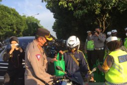 Polantas Kota Pontianak bagikan 300 paket takjil di bulan Ramadan