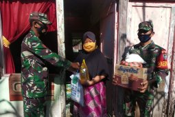 Kodim Aceh Jaya salurkan bantuan sembako bagi lansia di Aceh Jaya