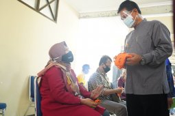 Komitmen cegah COVID-19, Pemkot Madiun vaksin ratusan pedagang pasar tradisional