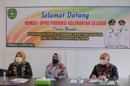 DPRD  Kalsel dorong Kesbangpol tingkatkan peran perempuan dalam politik
