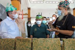 Pegiat kopi apresiasi Bupati Situbondo branding  "Golden Wood Coffee"