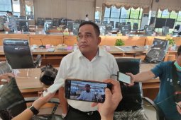 Perbaikan jalan diharapkan segera guna kelancaran angkutan sembako