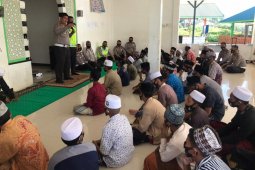 Tingkatkan tertib lalu lintas, ini dilakukan Ditlantas Polda Aceh di pondok pesantren