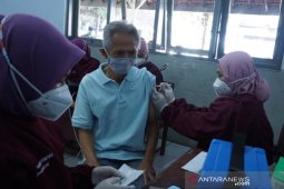 Dinkes Garut mulai vaksinasi massal lansia