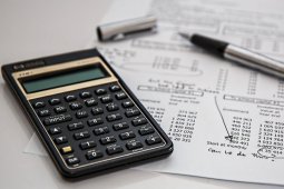 Tips atur keuangan di 2025 untuk pekerja baru dan keluarga muda