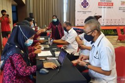 Vaksinasi pekerja hotel di Jambi pacu gairah bisnis hotel era new normal
