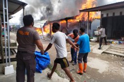 Delapan kios di Teluk Nilau Jambi hangus terbakar