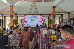 Bupati Situbondo luncurkan PKH Plus untuk lansia