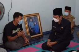 Bupati Lamongan sampaikan belasungkawa kepada keluarga awak KRI Nanggala