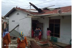 Empat rumah diterjang angin puting beliung di Tebing Tinggi