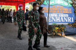 Kasal Kunjungi Keluarga Korban KRI Nanggala 402