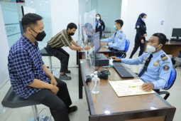 Kanwilkumham Jatim perluas layanan pembuatan paspor di mal