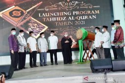 Bupati Bogor bagikan insentif Rp1,7 miliar untuk hafiz di malam Nuzulul Quran