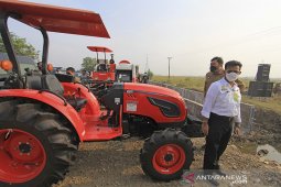 Bantuan mesin pertanian