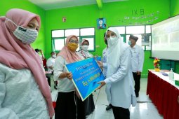 Guru PAUD dan TK Banyuwangi terima insentif jelang Lebaran