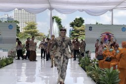 Sejumlah Kepala OPD Pemkot Surabaya jadi model lomba busana UMKM