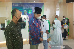 BPJS berikan 200 paket sembako untuk buruh terdampak COVID-19