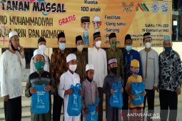 Pendaftar Sunatan massal Al-Muhajirin Banjarmasin 550 anak