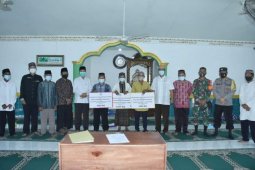 Pemkab Ketapang salurkan bantuan ke desa kawasan pesisir
