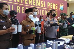 Polres Mojokerto gerebek industri rumahan pembuat petasan