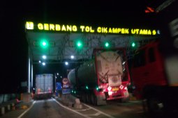 Lalu lintas tol Jakarta-Cikampek masih terpantau normal