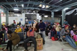 Ratusan pemudik padati Stasiun Kiaracondong Bandung