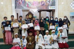 Peringati Hari Pendidikan komunitas bantu pendidikan kita adakan "kurma"