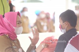 Bupati Tulang Bawang serahkan santunan kepada 25 anak yatim
